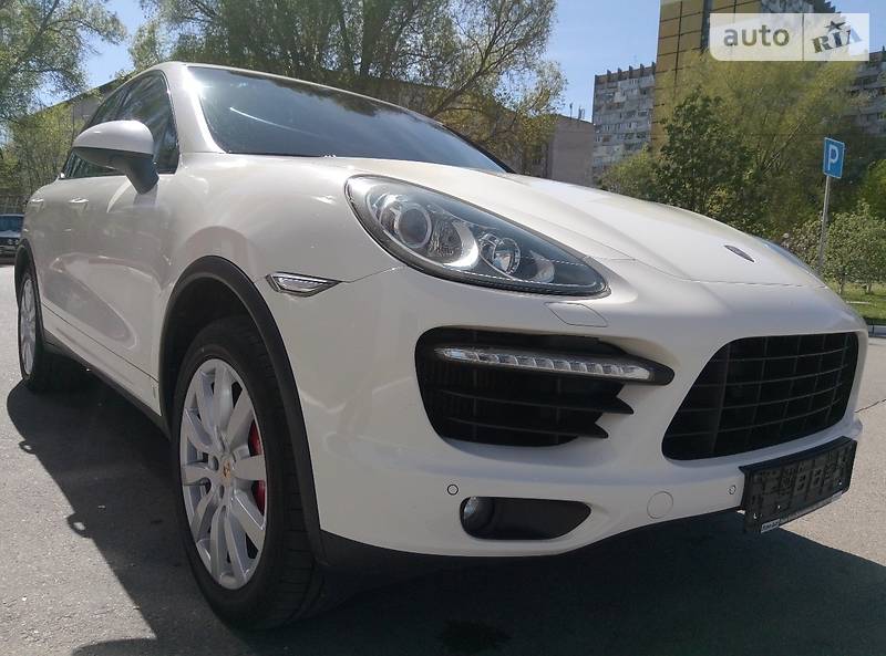 Porsche Cayenne 2011 года