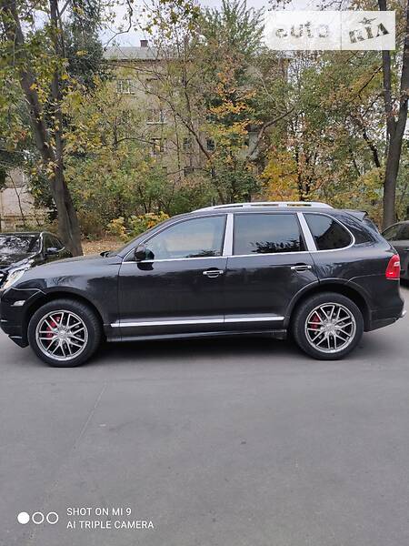 Легковые Porsche Cayenne