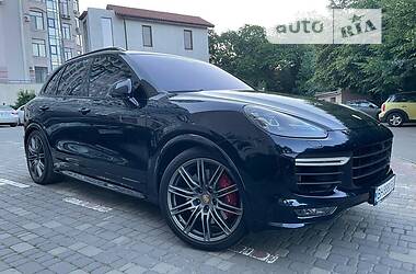 Porsche Cayenne GTS 2015