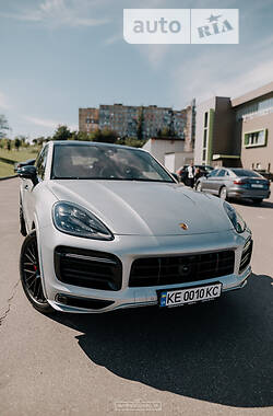 Porsche Cayenne  2022