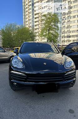 Porsche Cayenne  2012