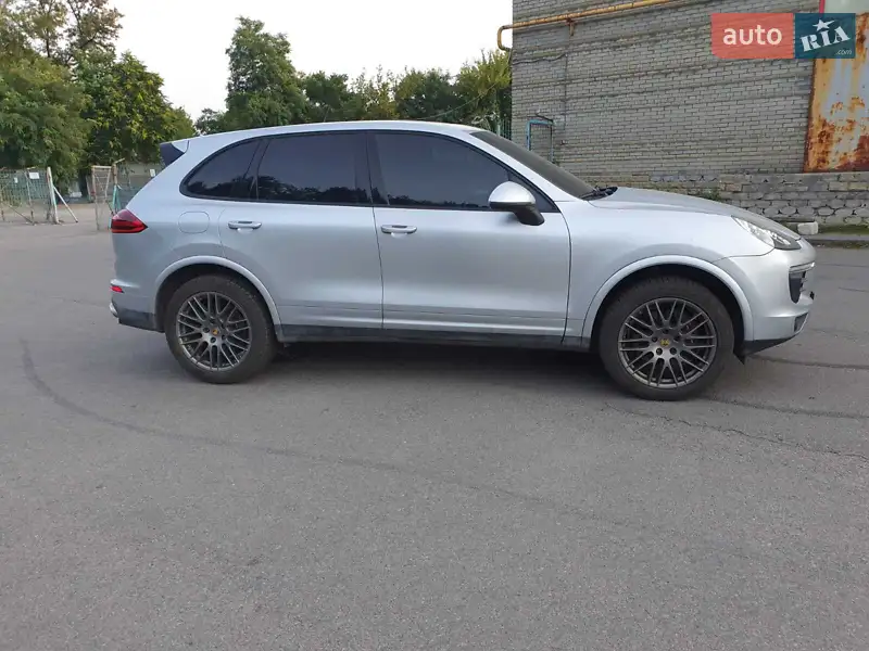 Porsche Cayenne 2016