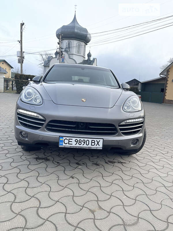 Седан Porsche Cayenne