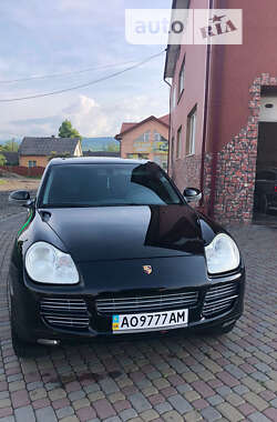 Porsche Cayenne  2004