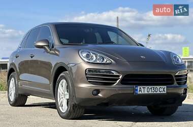Porsche Cayenne  2012