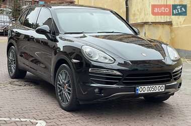 Porsche Cayenne  2012