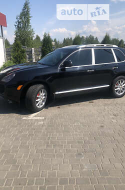 Porsche Cayenne  2004