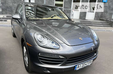 Porsche Cayenne  2012