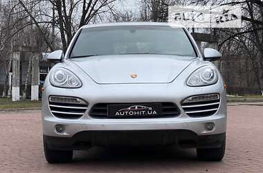 Porsche Cayenne  2012