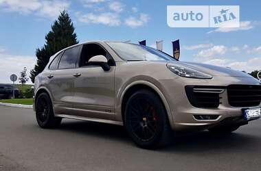 Porsche Cayenne GTS 2016