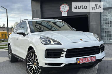 Porsche Cayenne  2021