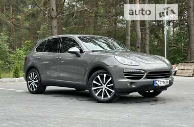 Porsche Cayenne  2012