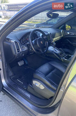 Porsche Cayenne  2010