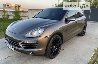 Porsche Cayenne  2012