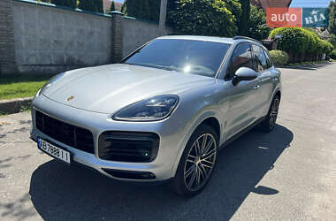 Porsche Cayenne 2021