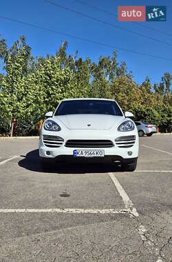 Porsche Cayenne  2012
