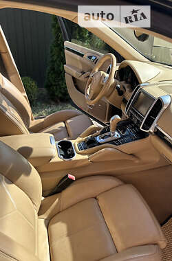 Porsche Cayenne  2013
