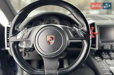 Porsche Cayenne  2011