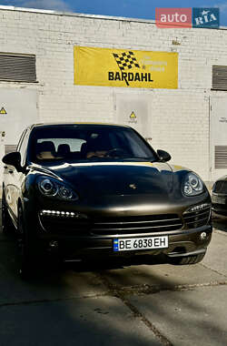 Porsche Cayenne  2012