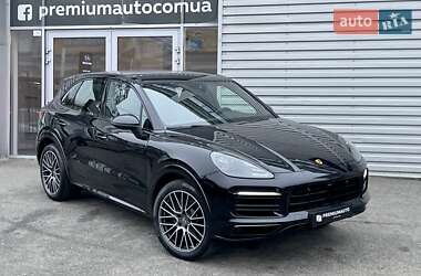 Porsche Cayenne  2022