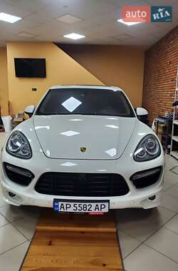 Porsche Cayenne  2011