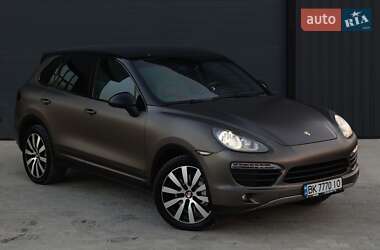 Porsche Cayenne  2011