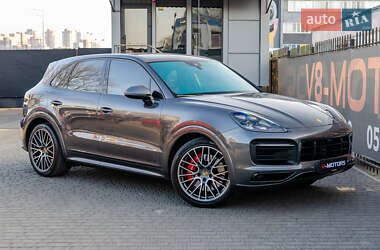 Porsche Cayenne  2021