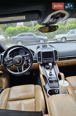 Porsche Cayenne  2015