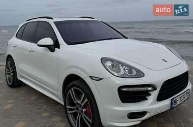 Porsche Cayenne  2012