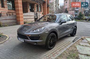 Porsche Cayenne  2010