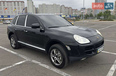 Porsche Cayenne  2004