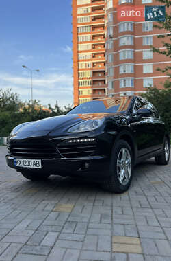 Porsche Cayenne  2012