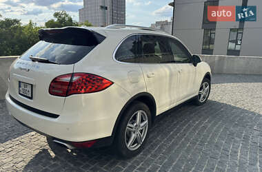 Porsche Cayenne  2011