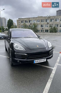 Porsche Cayenne  2012
