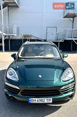 Porsche Cayenne  2012