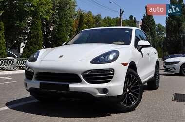 Porsche Cayenne  2012