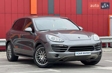 Porsche Cayenne  2012