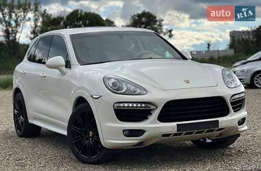 Porsche Cayenne  2011