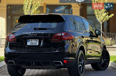 Porsche Cayenne  2012
