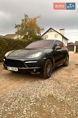 Porsche Cayenne  2012