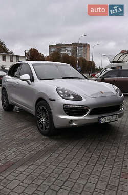 Porsche Cayenne  2012