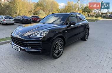 Porsche Cayenne  2021