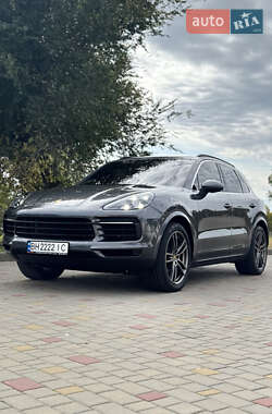 Porsche Cayenne  2020