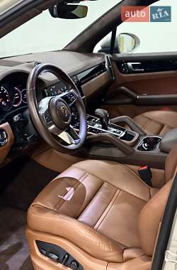 Porsche Cayenne 2022