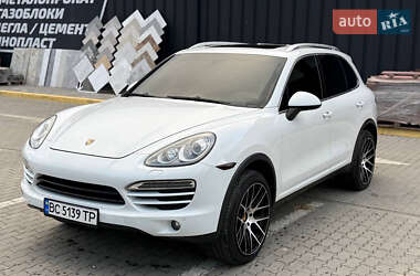 Porsche Cayenne  2012