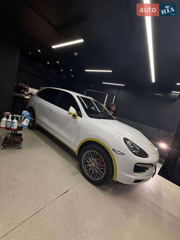 Porsche Cayenne 2012