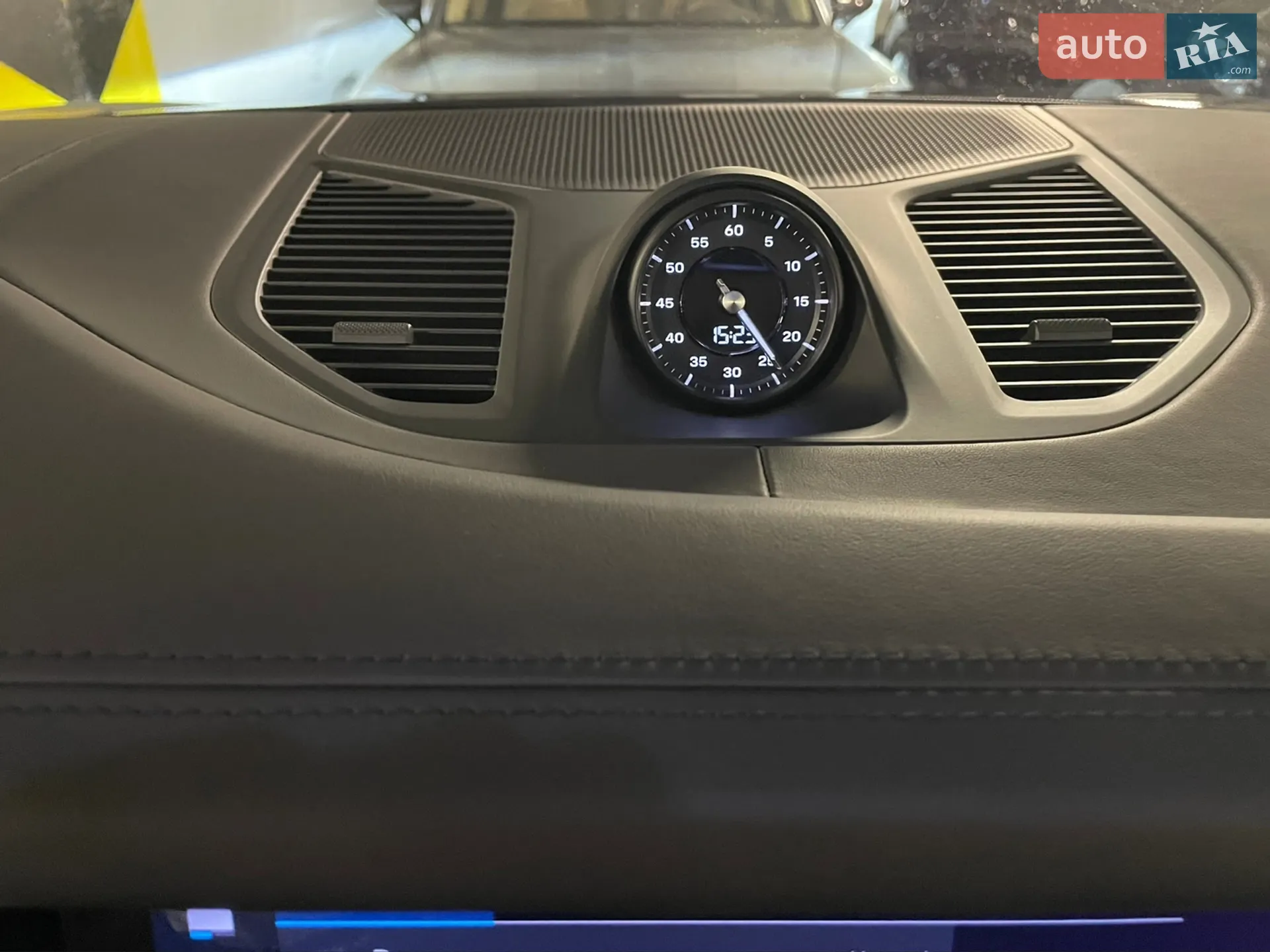 Porsche Cayenne 2023 VIN WP1ZZZ9YZRDA01873 фото оголошення 40 з 87