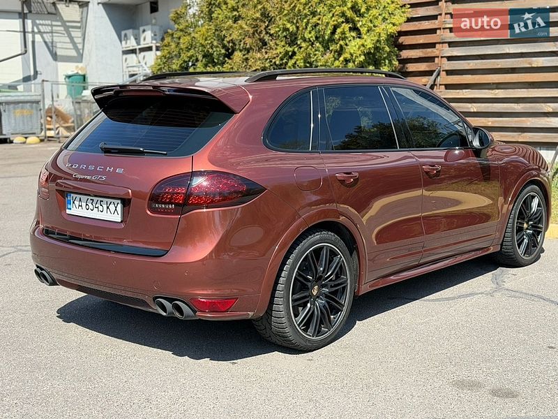 Внедорожник / Кроссовер Porsche Cayenne 2012 в Киеве