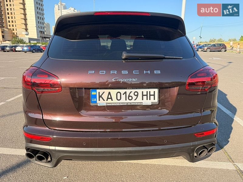 Внедорожник / Кроссовер Porsche Cayenne 2016 в Киеве