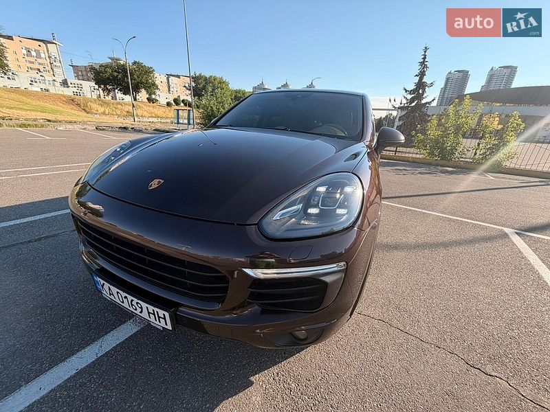 Внедорожник / Кроссовер Porsche Cayenne 2016 в Киеве